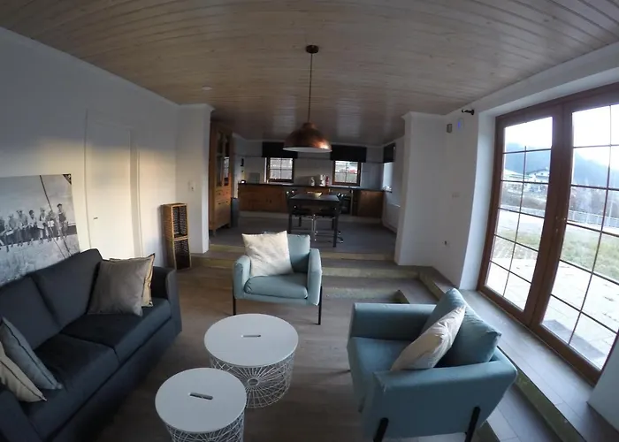 Haus Pistenblick Russbach am Pass Gschütt